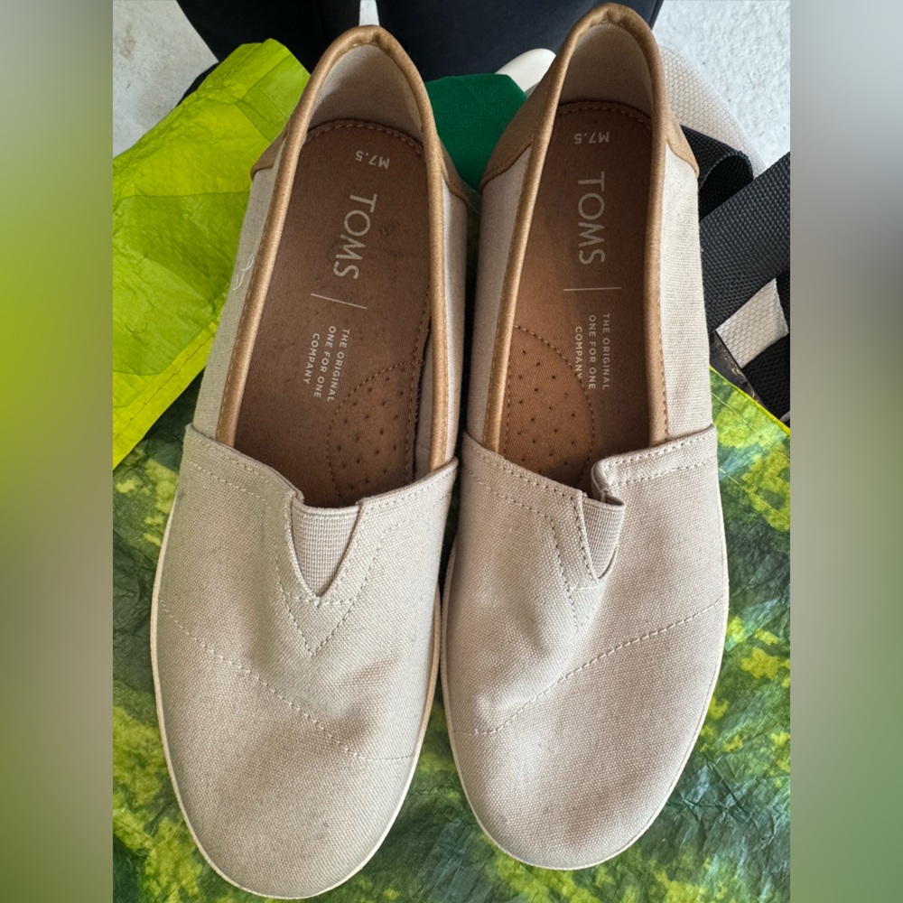 TOMS Cream Canvas Loafers